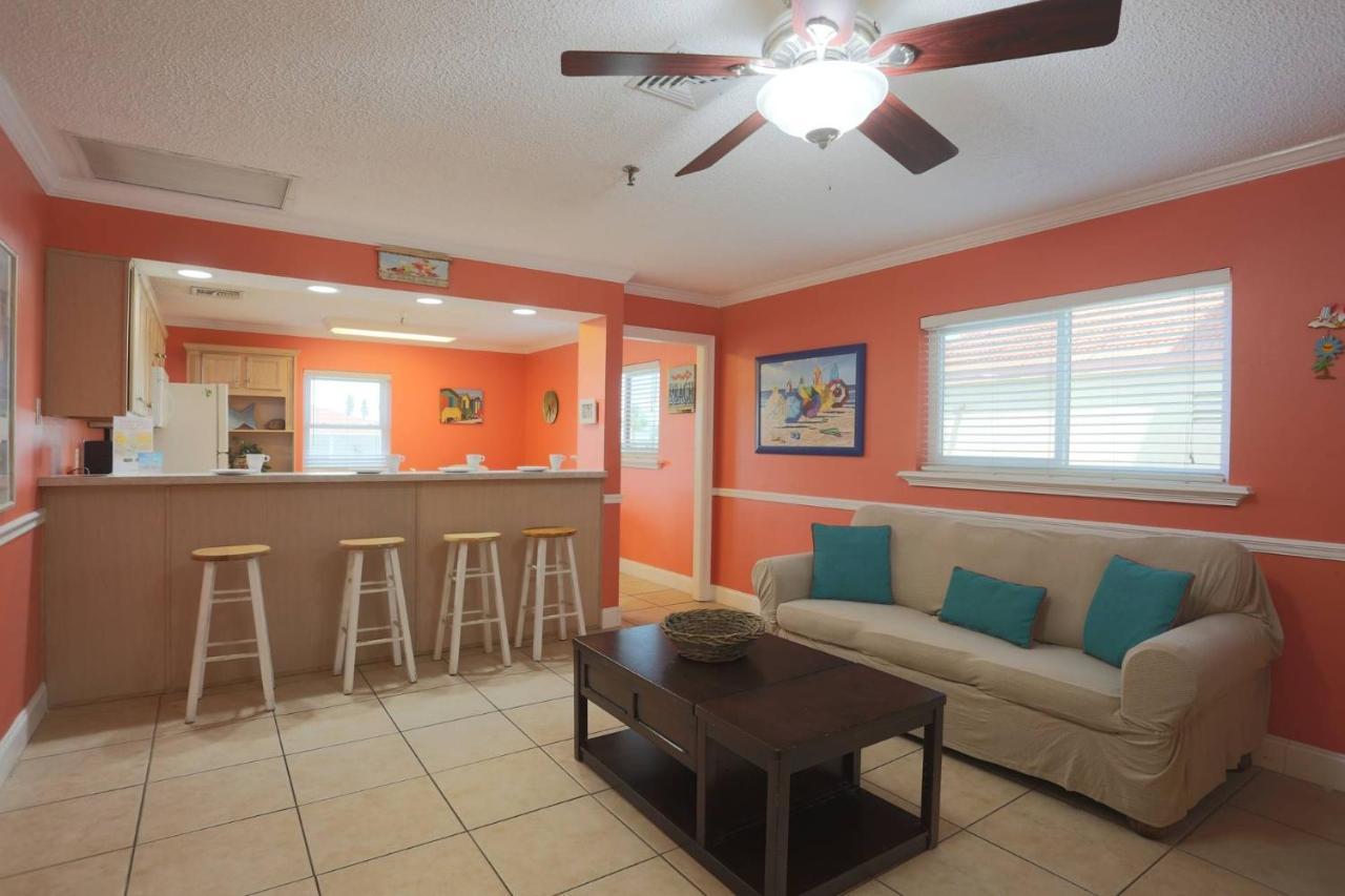 100 - Las Brisas St. Pete Beach Exterior photo