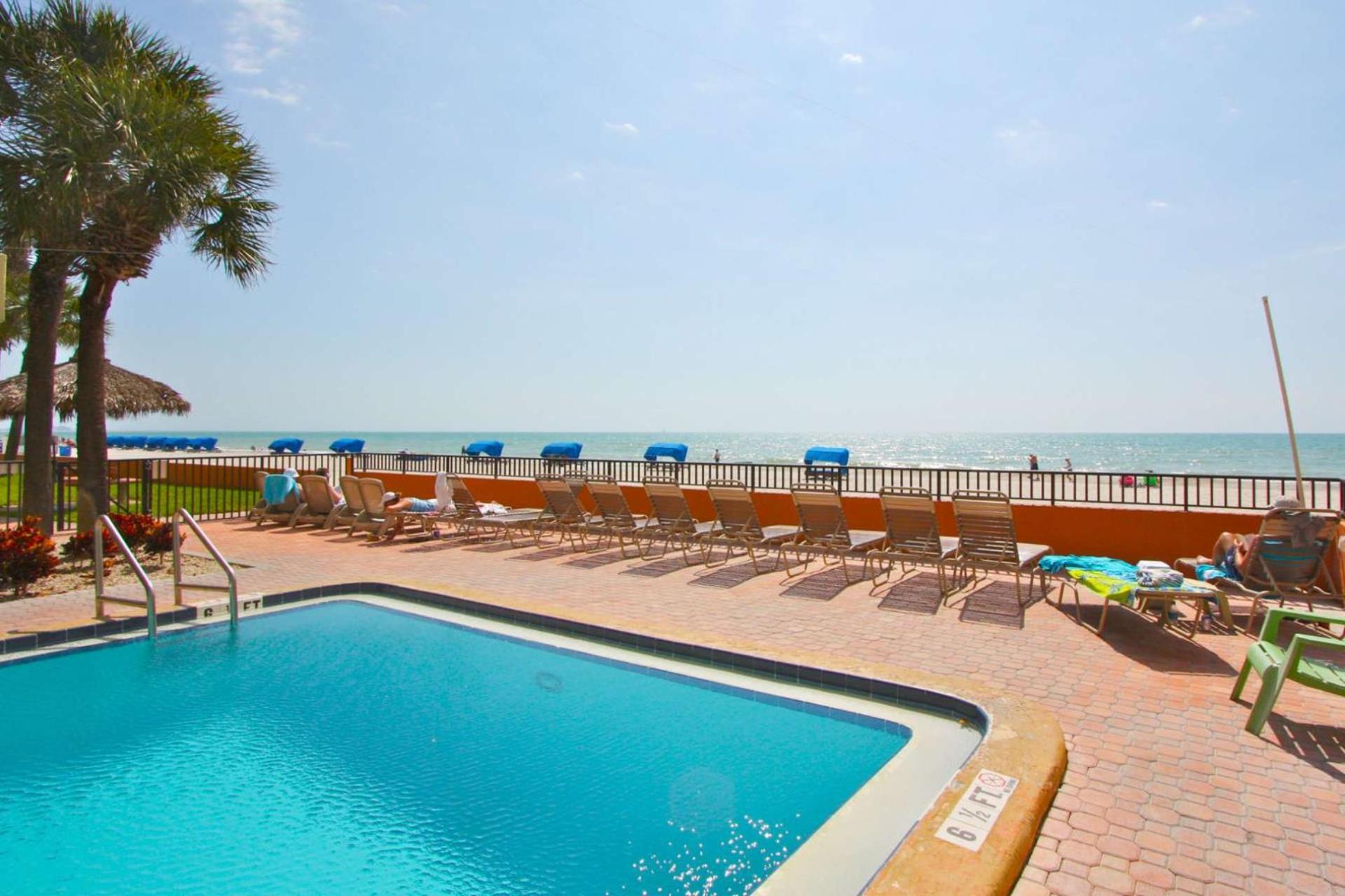 100 - Las Brisas St. Pete Beach Exterior photo